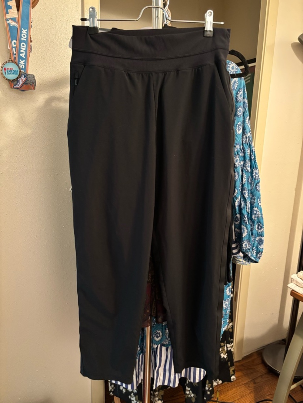 Athleta Black Tuxedo Stripe pant